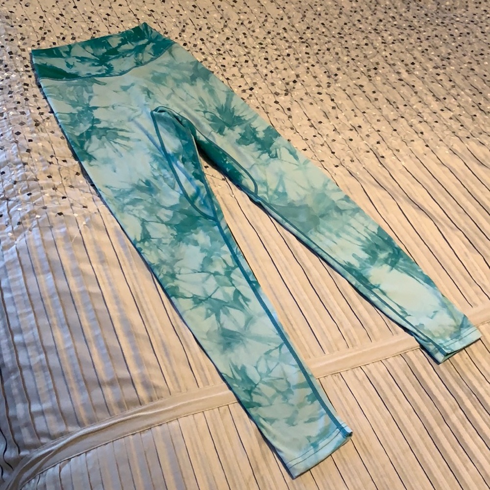 Balance Athletica Oasis leggings in turquoise